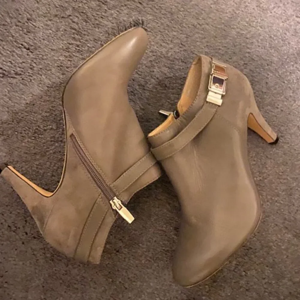 Vince Camuto Gray Vanny Ankle booties, size 8 1/2/38 1/2